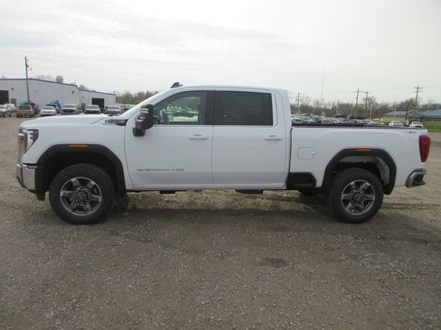 New 2026 GMC Sierra 2500 SLE image 9