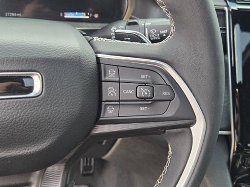 Used 2025 Jeep Grand Cherokee L Laredo AWD/4WD image 27