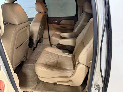 Used 2014 Chevrolet Suburban LTZ image 22