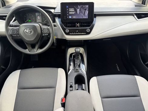 Used 2024 Toyota Corolla LE FWD image 11
