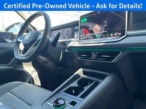 Certified 2026 Volkswagen Tiguan SE w/ Panoramic Sunroof Package AWD/4WD image 28