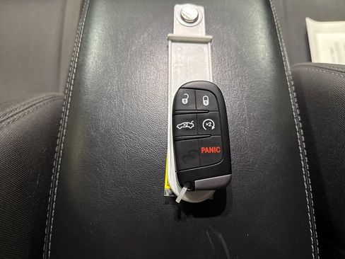 Used 2015 Dodge Charger SE w/ Popular Equipment Group image 24