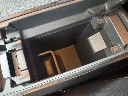 Used 2023 Nissan Rogue SV image 20