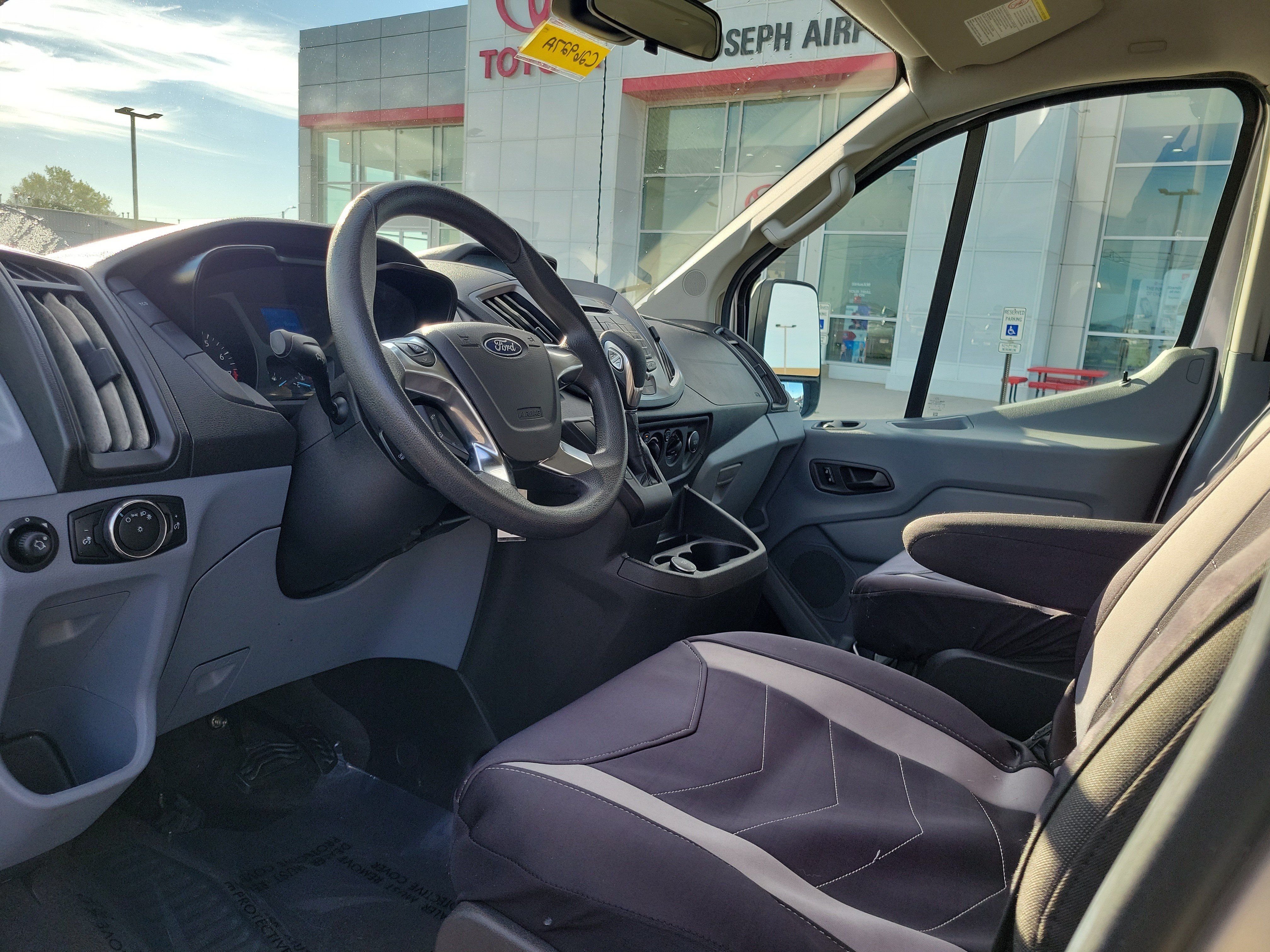 Used 2017 Ford Transit 350 XLT RWD image 18