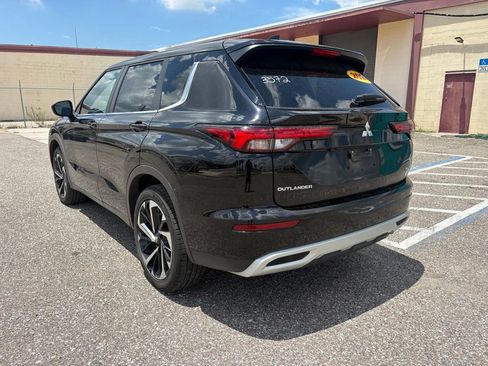 Used 2024 Mitsubishi Outlander SE Black Edition FWD image 5