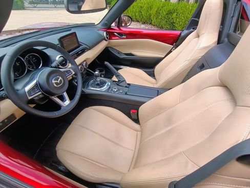 Used 2020 MAZDA MX-5 Miata RF Grand Touring RWD image 18