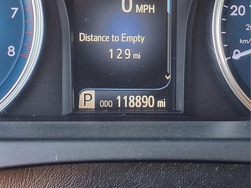 Used 2015 Toyota Camry XLE image 24