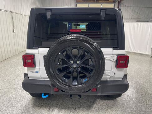 Used 2023 Jeep Wrangler Unlimited Sahara w/ Cold Weather Group AWD/4WD image 6