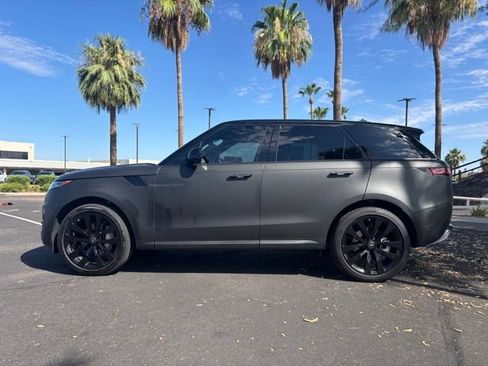 Used 2025 Land Rover Range Rover Sport SE AWD/4WD image 7