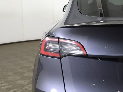 Used 2023 Tesla Model Y Performance AWD/4WD image 15