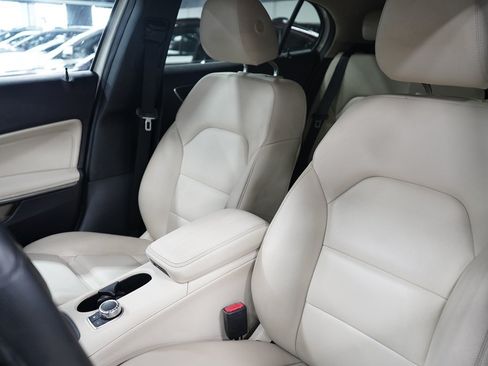 Used 2017 Mercedes-Benz GLA 250 image 12
