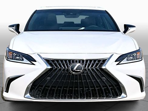 Used 2023 Lexus ES 300h w/ Premium Package image 3