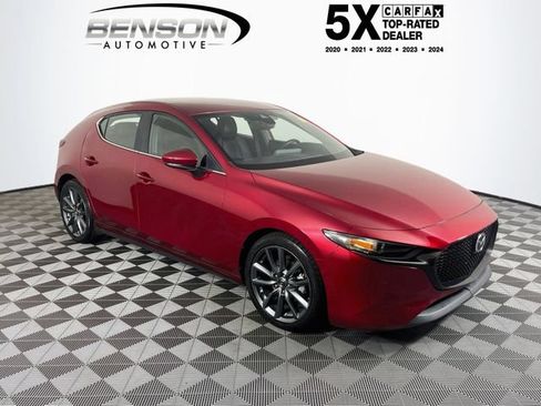 Used 2019 MAZDA MAZDA3 Hatchback FWD image 1