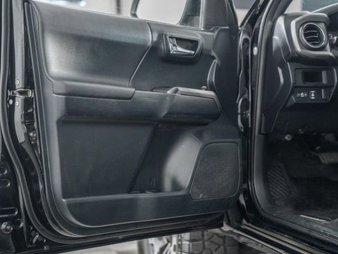 Used 2016 Toyota Tacoma TRD Off-Road w/ Towing Package image 37