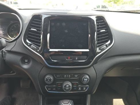 Used 2022 Jeep Cherokee Limited AWD/4WD image 12