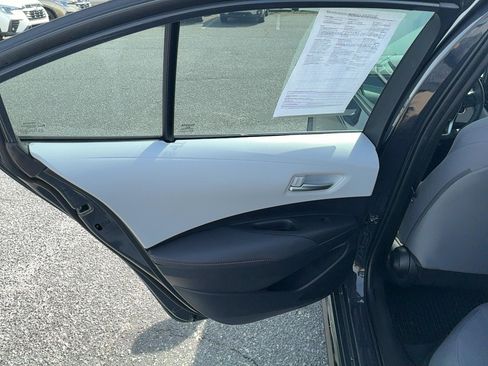 Used 2025 Toyota Corolla SE FWD image 11