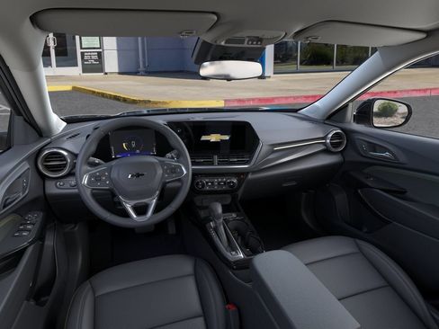 Used 2026 Chevrolet Trax ACTIV w/ Driver Confidence Package FWD image 16
