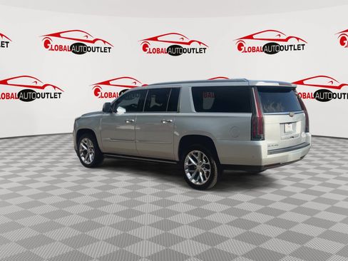 Used 2020 Cadillac Escalade ESV Premium Luxury RWD image 6