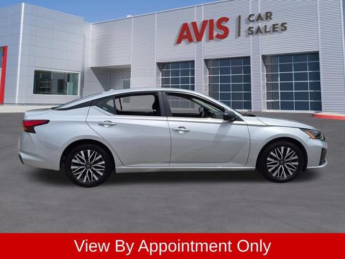 Used 2025 Nissan Altima 2.5 SV FWD image 5