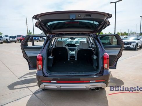 Used 2024 Hyundai Palisade SEL w/ Premium Package FWD image 17