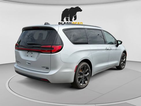 New 2026 Chrysler Pacifica Limited w/ S Appearance Package AWD/4WD image 3