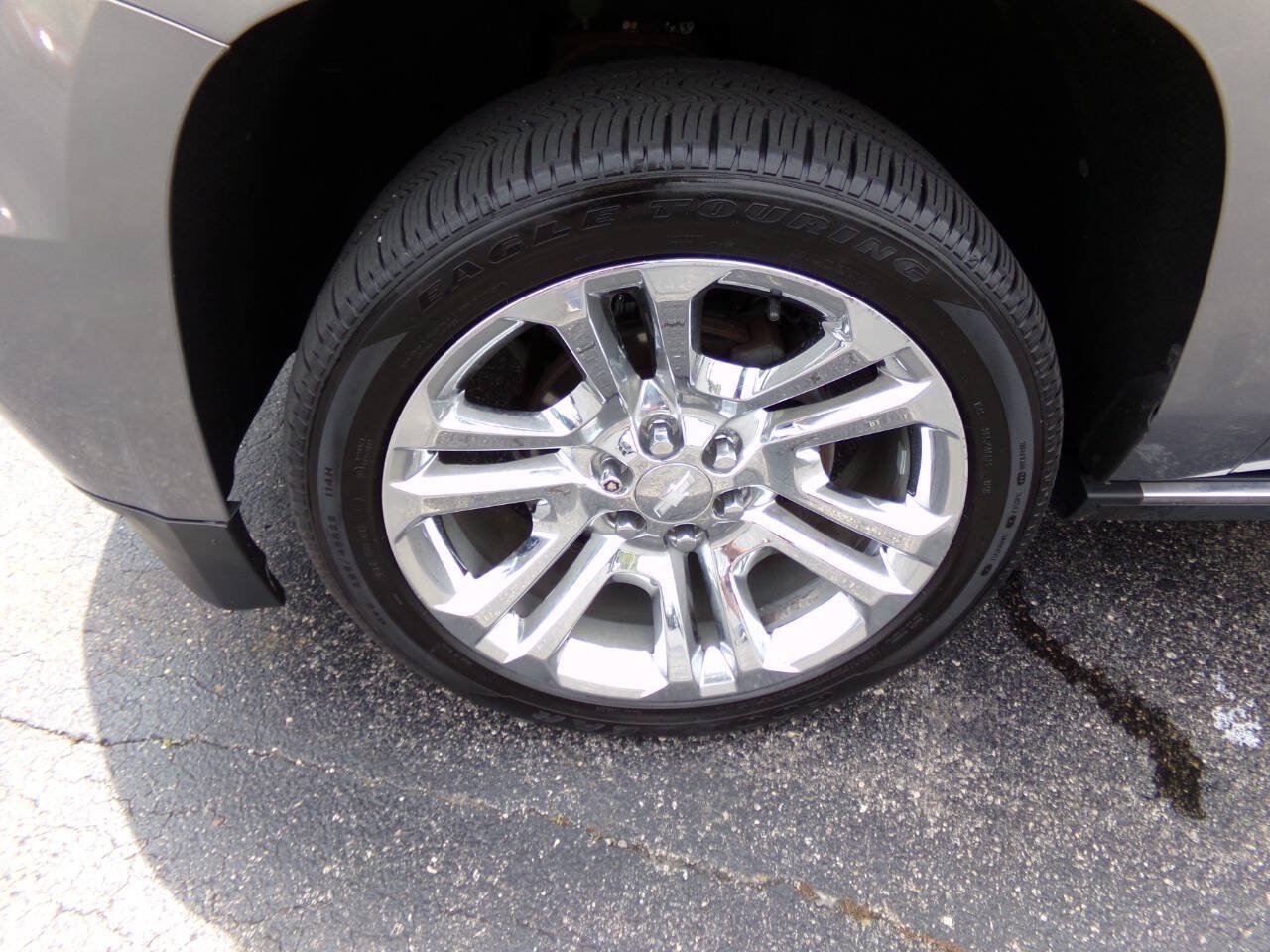 Used 2019 Chevrolet Suburban Premier w/ Premier Plus Edition AWD/4WD image 44