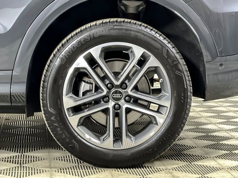 Used 2025 Audi Q5 Premium w/ Convenience Package image 25