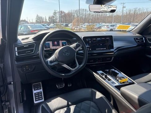 Used 2025 Volkswagen Atlas Cross Sport SEL Premium R-Line AWD/4WD image 27