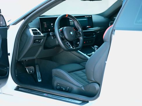 Used 2025 BMW M2 w/ Lighting Package image 17