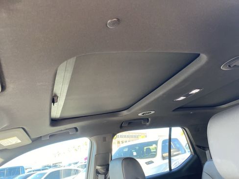 Used 2023 Chevrolet Traverse RS image 12