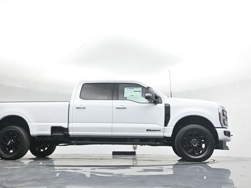 New 2026 Ford F250 Lariat w/ Black Appearance Package image 54