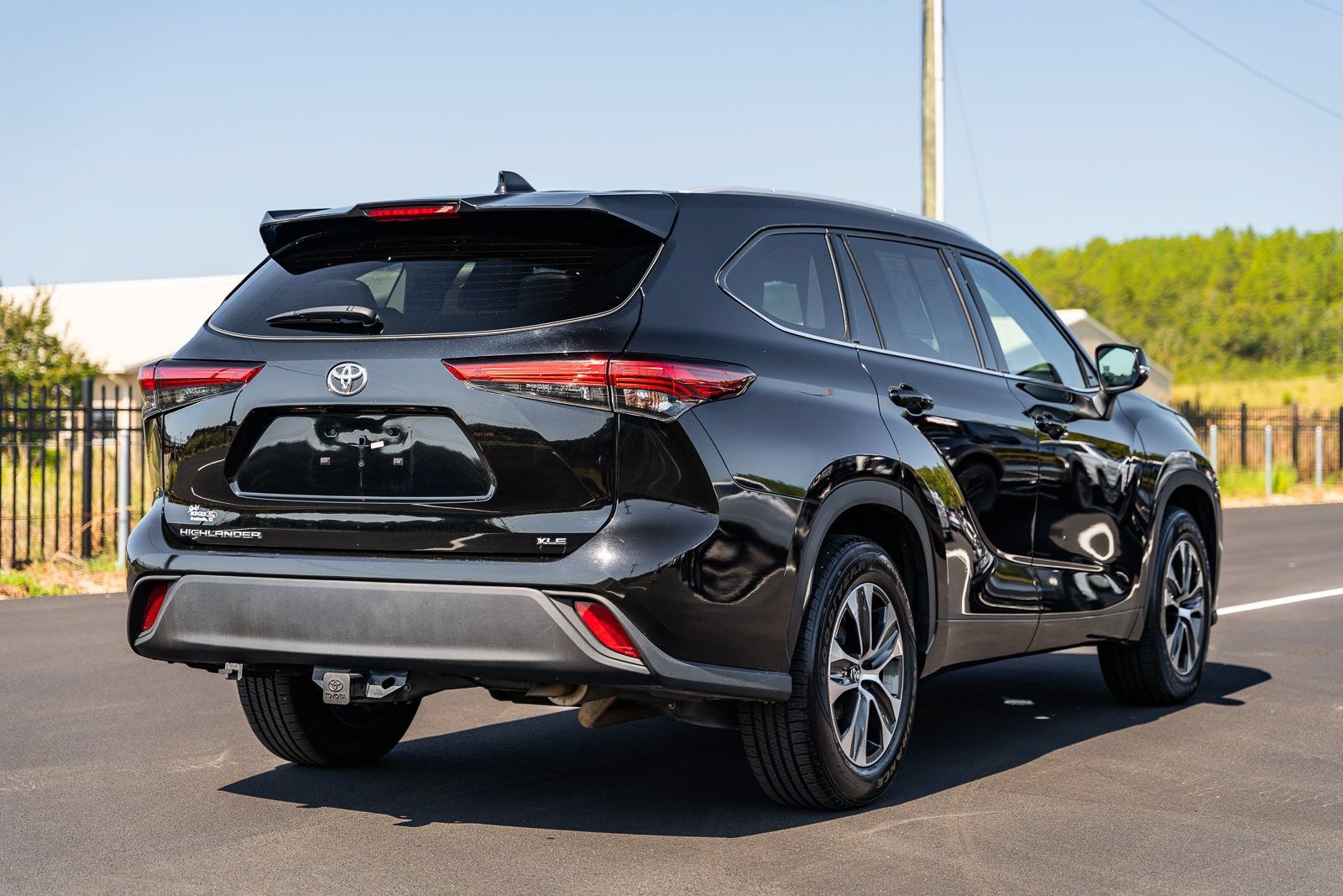 Used 2022 Toyota Highlander XLE FWD image 7