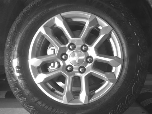 Used 2024 Chevrolet Silverado 1500 LT w/ Z71 Off-Road Package AWD/4WD image 12