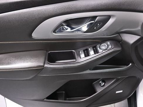 Used 2019 Chevrolet Traverse RS image 13