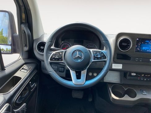 Used 2022 Mercedes-Benz Sprinter 3500 image 15