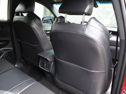 Certified 2024 Toyota Venza Limited image 27