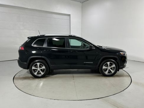 Used 2019 Jeep Cherokee Limited AWD/4WD image 36
