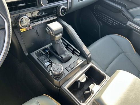 Used 2025 Toyota 4Runner Trailhunter image 32