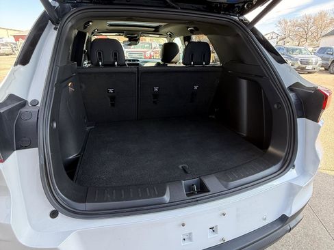 Used 2022 Chevrolet TrailBlazer RS w/ Sun and Liftgate Package image 13