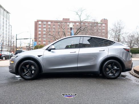 Used 2026 Tesla Model Y Long Range image 4