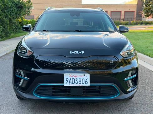 Used 2022 Kia Niro EX Premium FWD image 2