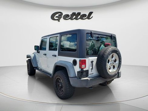 Used 2012 Jeep Wrangler Unlimited Sport w/ Max Tow Pkg AWD/4WD image 5