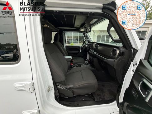 Used 2023 Jeep Wrangler Unlimited w/ Sun & Screen Package AWD/4WD image 55