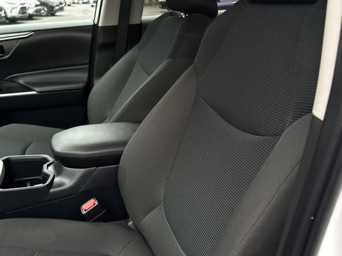 Used 2025 Toyota RAV4 LE image 18