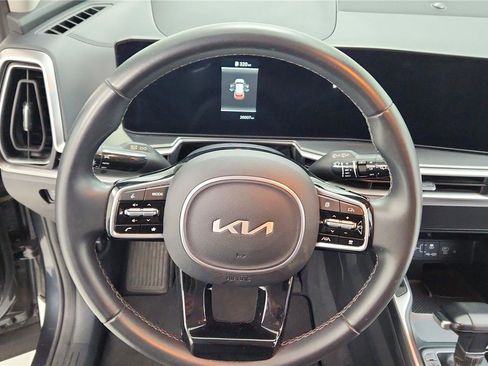 Used 2024 Kia Sorento S image 23