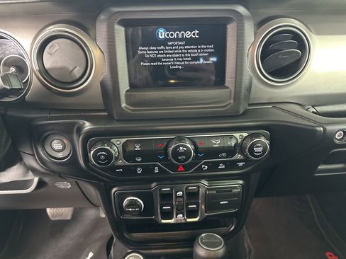 Used 2020 Jeep Gladiator Sport w/ Quick Order Package 24S image 16