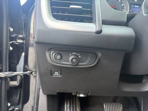 Used 2021 GMC Terrain SLE w/ Driver Convenience Package FWD image 19
