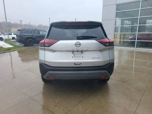 Used 2023 Nissan Rogue SV image 6
