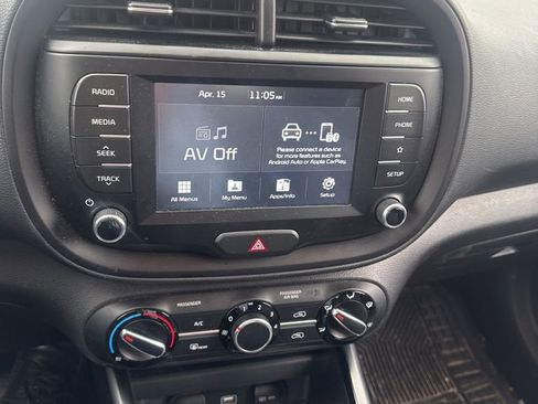 Used 2020 Kia Soul LX FWD image 17