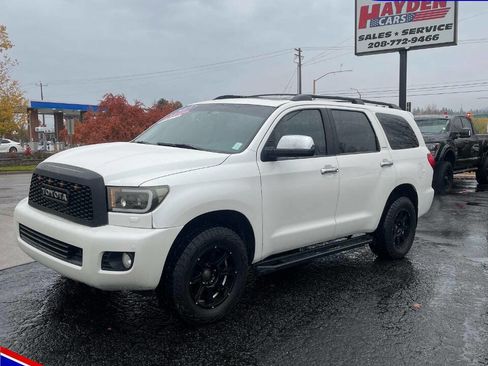 Used 2015 Toyota Sequoia Platinum image 1